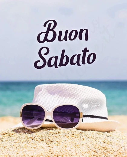 Buon sabato estivo con cappello e occhiali da sole