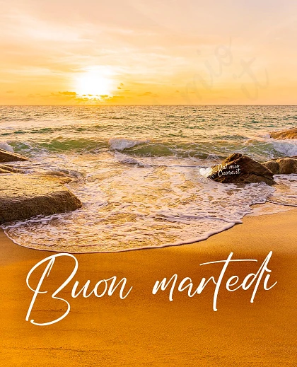 Buon martedì con alba sulla spiaggia