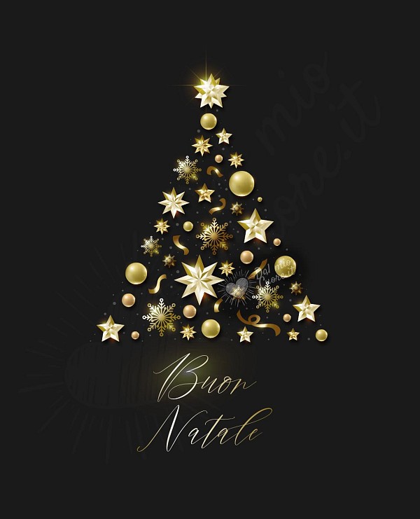 Buon Natale elegante con albero di decorazioni dorate