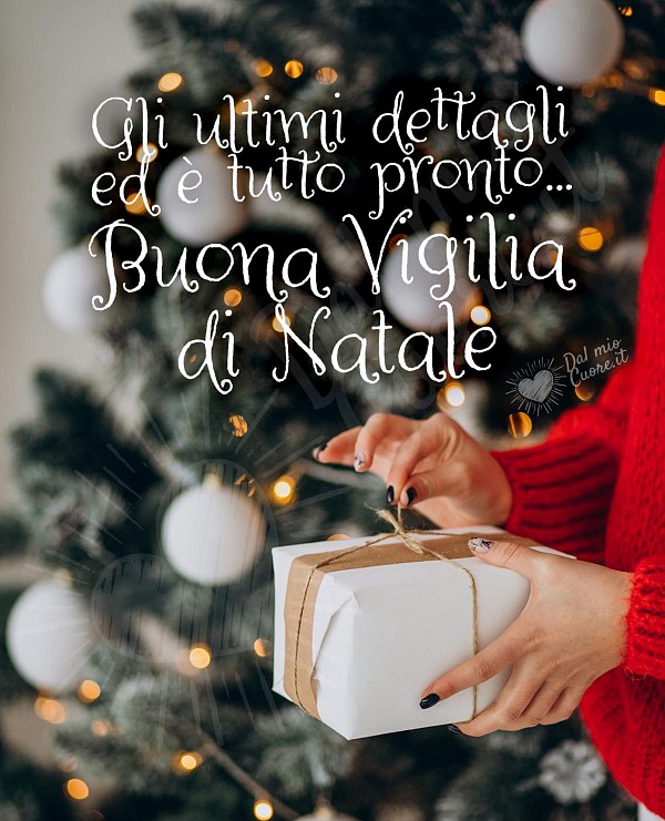 Gli ultimi dettagli ed è tutto pronto. Buona Vigilia di Natale